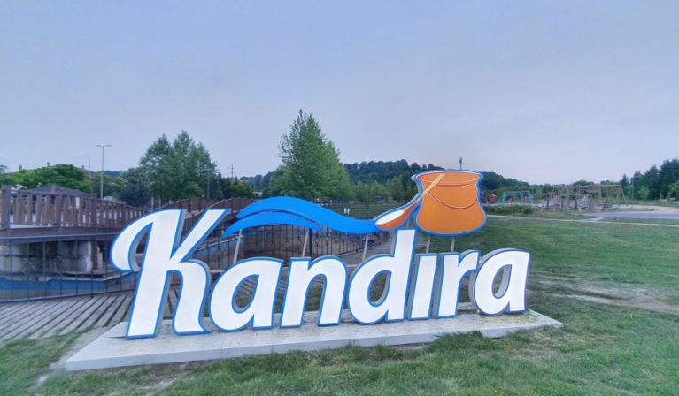 Kandıra’da Kar ve Buzlanma Sebebiyle Okullar Tatil!