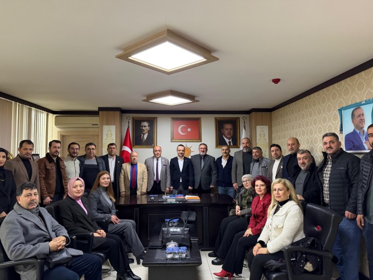Körfezli Muhtarlar AK Parti İlçe Başkanlığı’nda