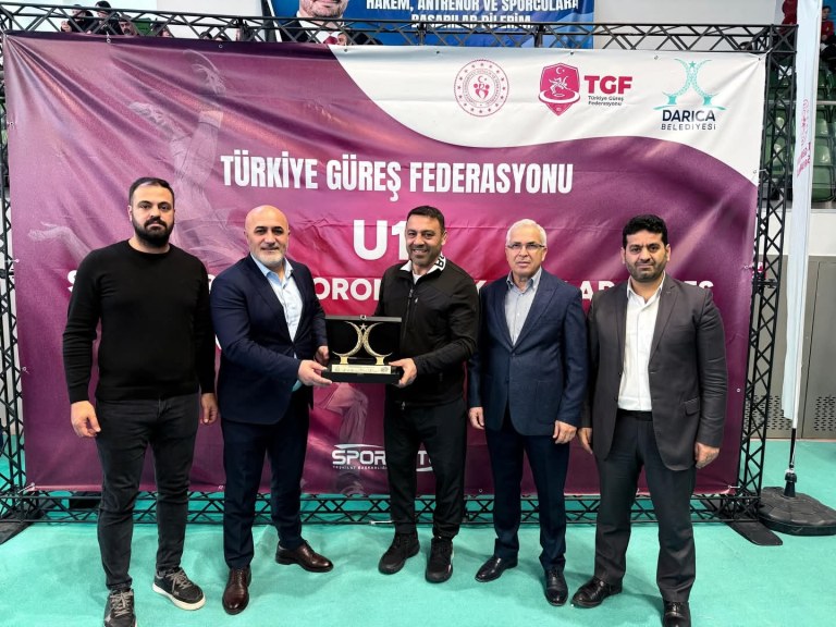 Darıca’da U-17 Güreş Şampiyonası Heyecanı!