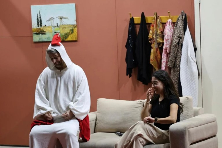 Kartepe’de tiyatro akşamı sanatseverleri buluşturdu