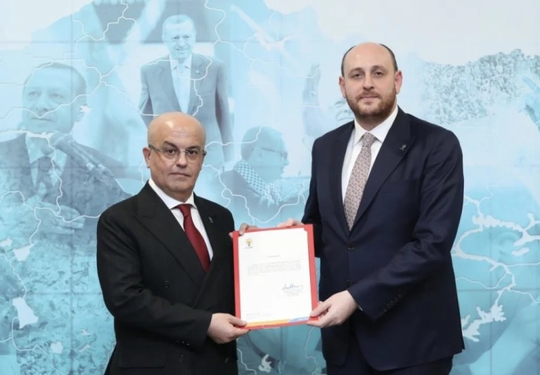 AK Parti Kandıra İlçe Başkanlığı’nda Sertan Kulaç dönemi
