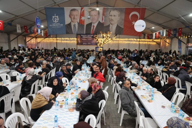 Gebze’de Ramazan coşkusu: Meydan etkinliklerle doldu taştı