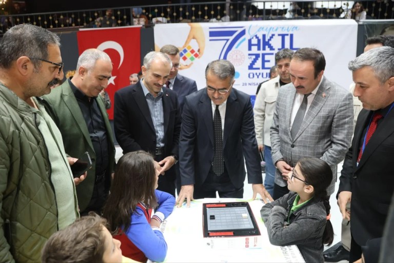 Çayırova’da öğrenciler zeka oyunlarında yarışıyor