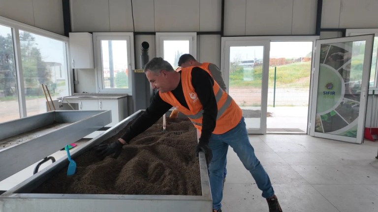 Çayırova’da kompost tesisi toprağa hayat veriyor