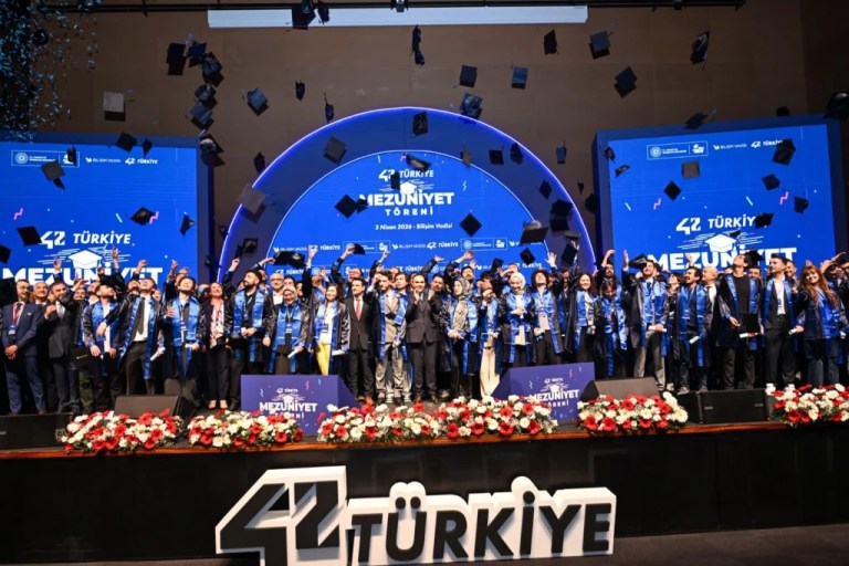 42 Türkiye’nin İlk Mezuniyet Töreni Yapıldı