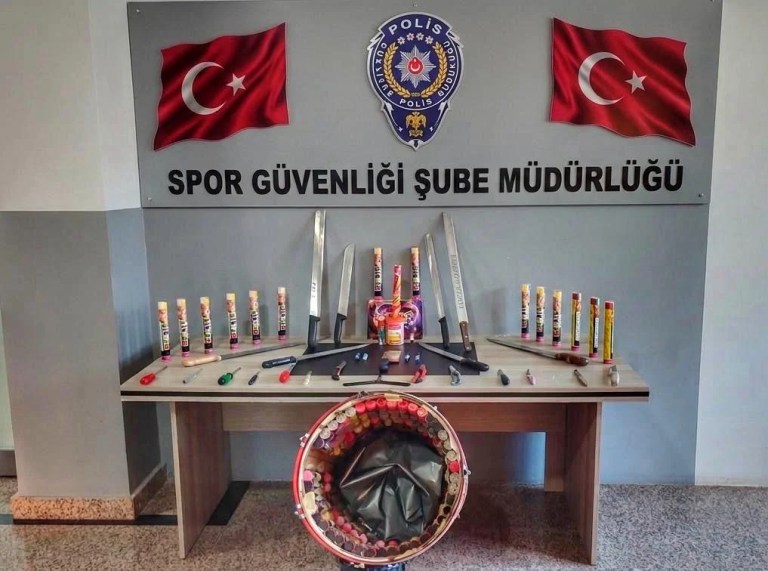 Kocaelispor-Göztepe maçında cephanelik ele geçirildi: 7 gözaltı!