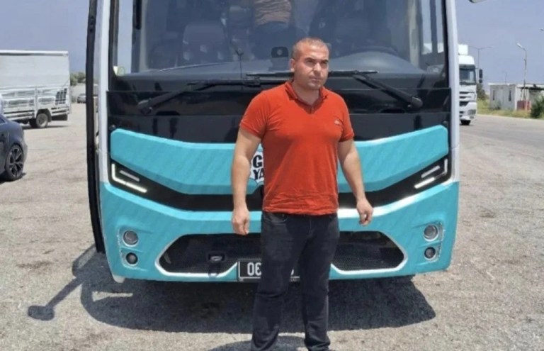 Okul saldırısında şok detay: Veli bıçakla müdahale etti!