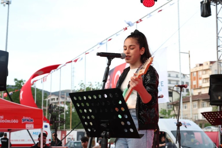 Derince’de 19 Mayıs coşkusu zirveye çıktı