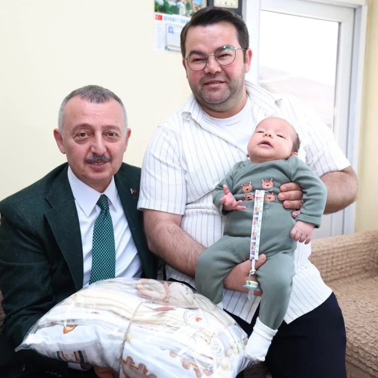 Büyükakın’dan Cavit Amca’ya sürpriz ziyaret