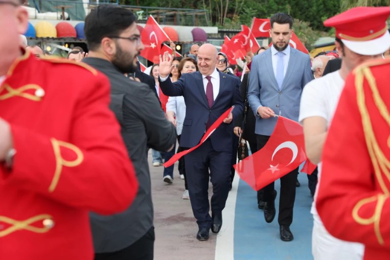 Darıca’da 19 Mayıs coşkusu binleri sardı