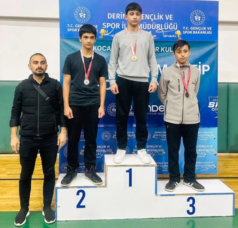 Körfezli güreşçiler 4 madalya kazandı