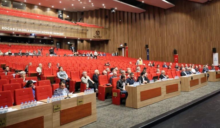 Büyükakın’dan İzmir’e ‘AK Parti’ göndermesi
