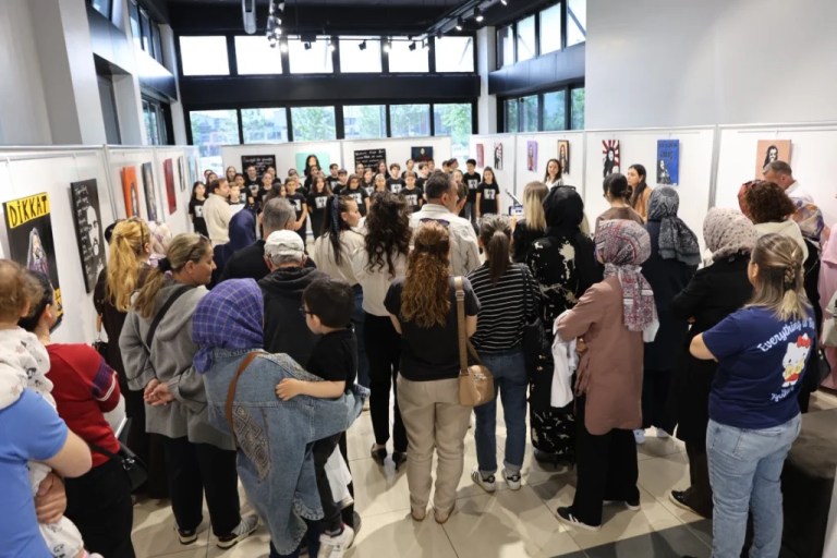 Kartepe Sanat Evi’nde Barış Manço sergisi