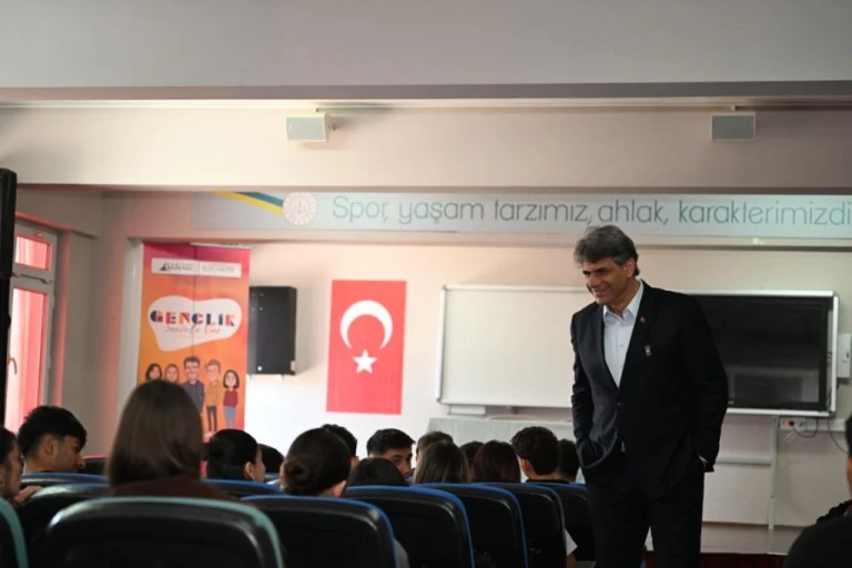 Başkan Kocaman gençlere ilham verdi